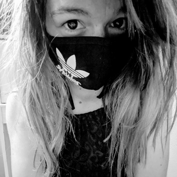 Meet your Posher, Kandice. - Picture 3 of 3